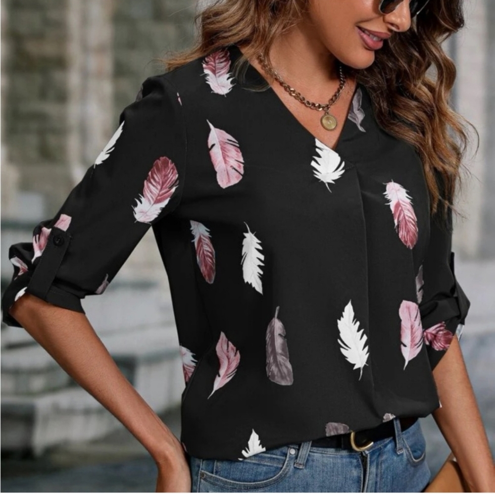 Black and White Fitted Blouse with Notched Collar